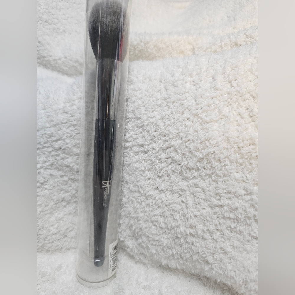 IT Cosmetics Heavenly Luxe Radiance Wand Brush #14.
